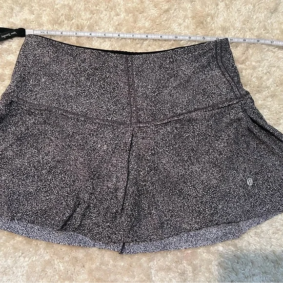 Lululemon Athletica Black marble Mini Skirt with pocket shorts - Picture 2 of 5